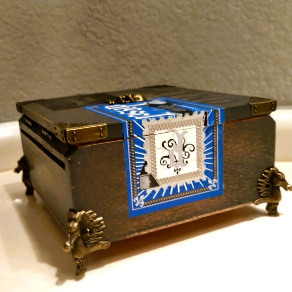 Suenos de Saundra Upcycled Rare Grind Diesel Cedar Cigar Box, ARTFUL STORAGE - Picture 14 of 15